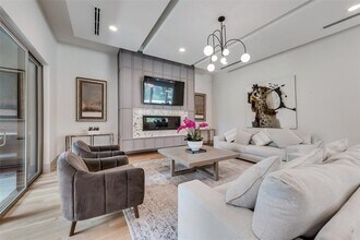 4528 W Amherst Ave in Dallas, TX - Building Photo - Building Photo
