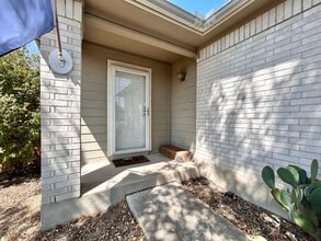 888 Brandi Cir in Kyle, TX - Building Photo - Building Photo