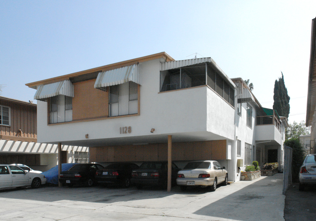 1128 S Holt Ave in Los Angeles, CA - Building Photo