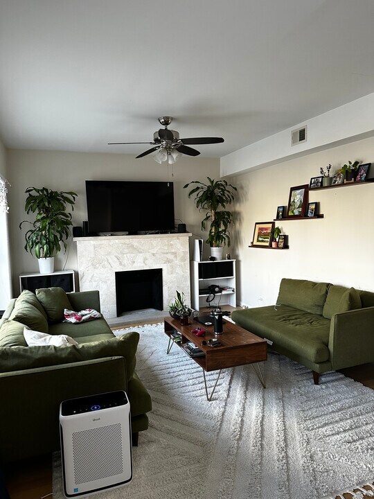 2804 N Halsted St, Unit 2S in Chicago, IL - Foto de edificio
