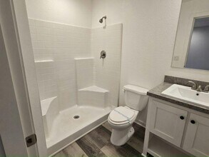 4650 E Carey Ave in Las Vegas, NV - Building Photo - Building Photo