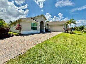 293 SW Ridgecrest Dr in Port St. Lucie, FL - Building Photo - Building Photo