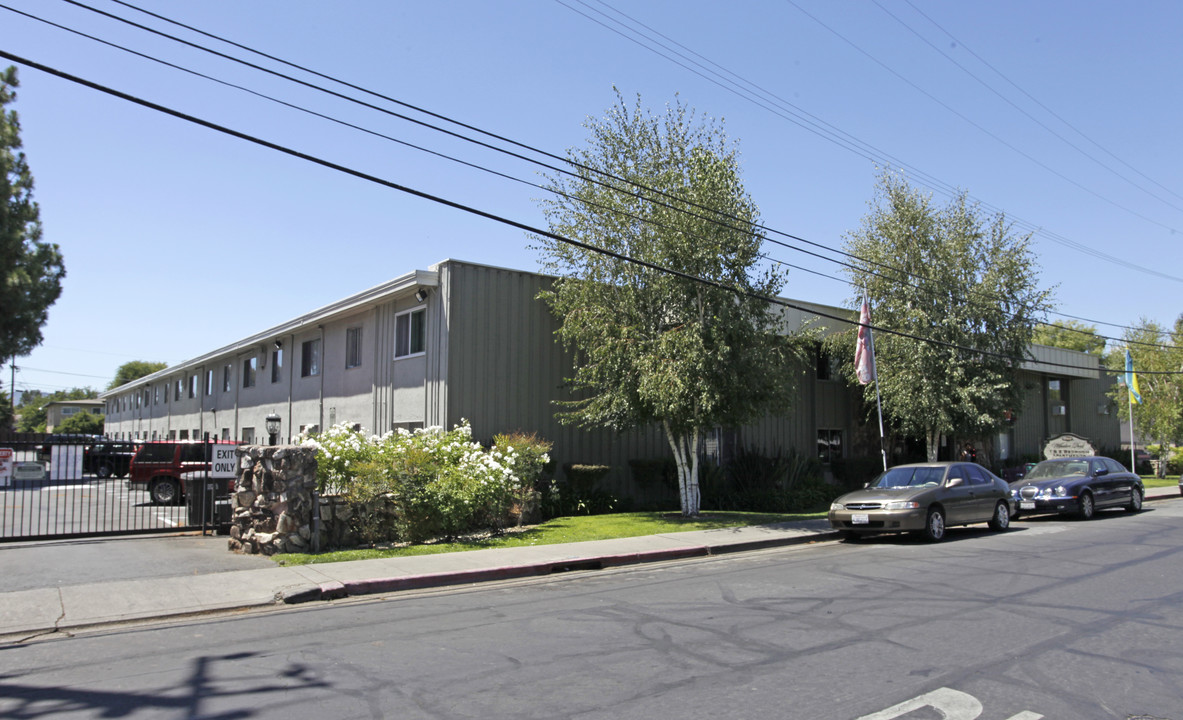 Windsor Park Apartments in Concord, CA - Building Photo