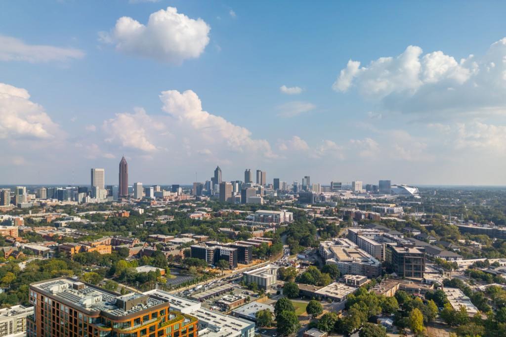 699 Vidalia Ln in Atlanta, GA - Building Photo