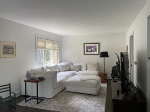 34 Washington Rd in Lake Forest, IL - Building Photo - Building Photo