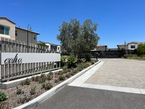 54 Harmony Dr in South El Monte, CA - Foto de edificio - Building Photo