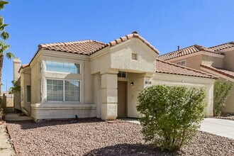 8136 Tone St in Las Vegas, NV - Foto de edificio - Building Photo