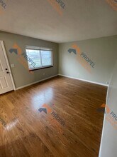 27048 Jeanette St in Taylor, MI - Building Photo - Building Photo
