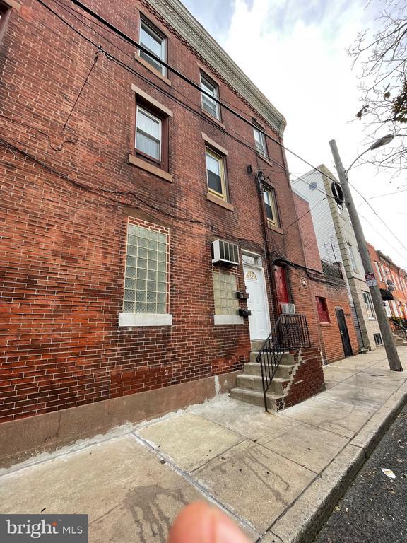 1426 Snyder Ave in Philadelphia, PA - Building Photo - Building Photo