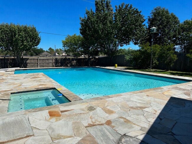 property at 5450 Faircreek Ln