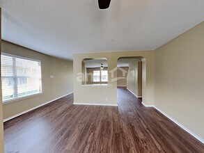 1303 Range Fld in San Antonio, TX - Foto de edificio - Building Photo