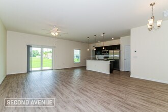 1012 NE 32nd Terrace in Cape Coral, FL - Building Photo - Building Photo