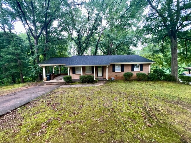 property at 3017 Arnold Dr