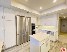 2289 Century Hill-Unit -212 in Los Angeles, CA - Building Photo - Building Photo