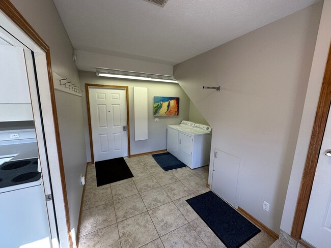 13238 Bluebird Ln in Council Bluffs, IA - Building Photo - Building Photo