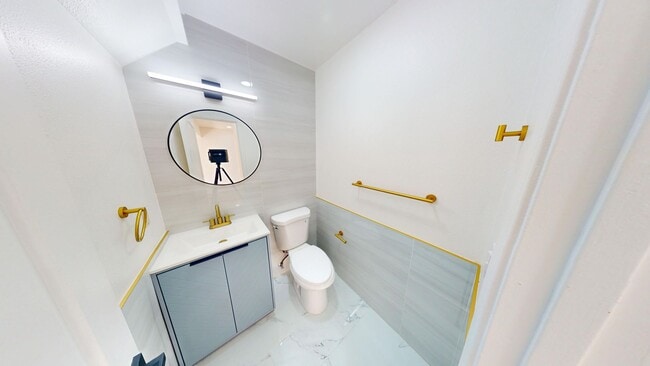 BEAUTIFUL 2 BED | Split Level| Feels Like ... in Los Angeles, CA - Building Photo - Building Photo