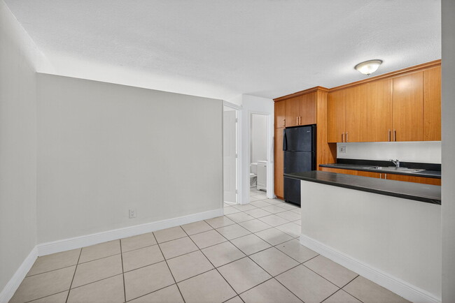 property at 4051 N Dixie Hwy