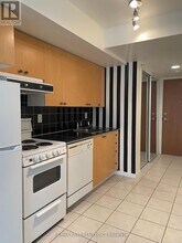 219 Fort York Blvd in Toronto, ON - Building Photo - Building Photo