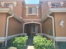 2434 Laurentina Ln in Cape Coral, FL - Building Photo