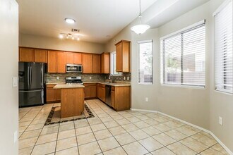 322 E Calle Cano in Green Valley, AZ - Building Photo - Building Photo