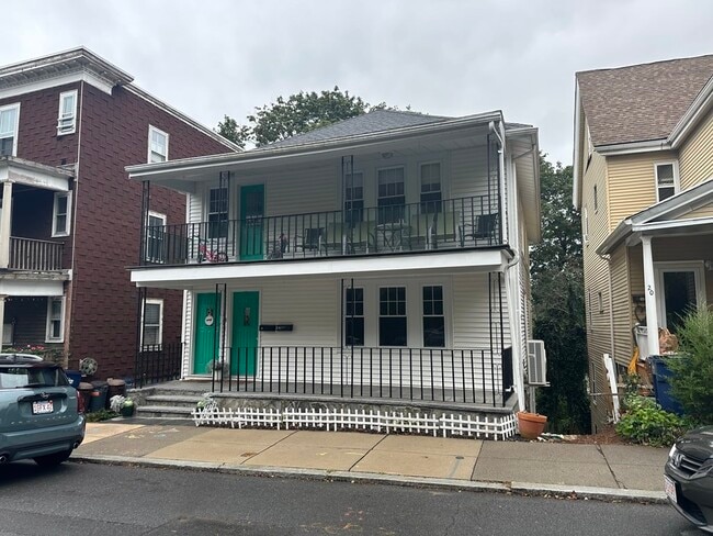 18 Symmes St, Unit 1