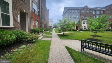 10145 Dorsey Ln, Unit Garden District in Lanham, MD - Building Photo - Building Photo
