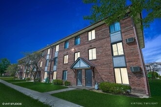 189 Gregory St, Unit 7 in Aurora, IL - Foto de edificio - Building Photo