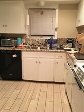 803 E 32nd St in Austin, TX - Foto de edificio - Building Photo