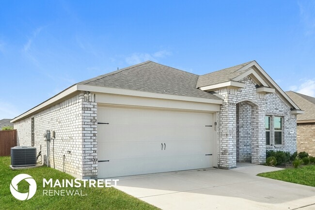 824 English Dr in Krugerville, TX - Building Photo - Building Photo