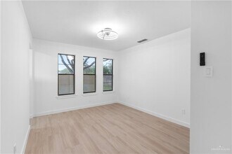 14 N 17th St in McAllen, TX - Building Photo - Building Photo