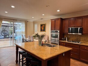 17423 Smoke Tree Ln in Santa Clarita, CA - Building Photo - Building Photo