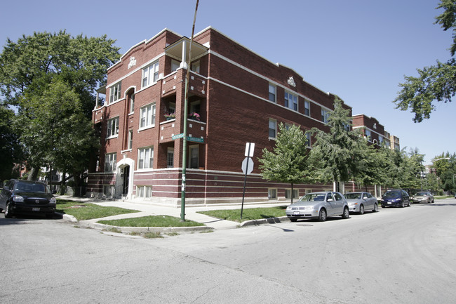 3300 W Dickens Ave in Chicago, IL - Building Photo - Building Photo