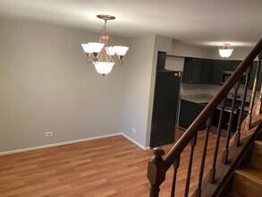 2630 College Hill Cir in Schaumburg, IL - Foto de edificio - Building Photo