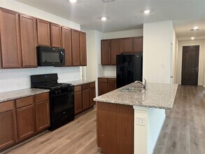 8613 Cimarron Mesa Ln in Magnolia, TX - Building Photo - Building Photo