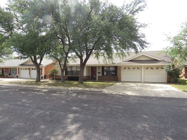 2810 Teakwood Dr in Odessa, TX - Building Photo - Building Photo