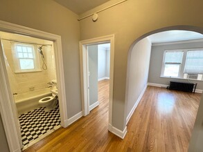 Gray Court Apartments in Winston-Salem, NC - Building Photo - Interior Photo