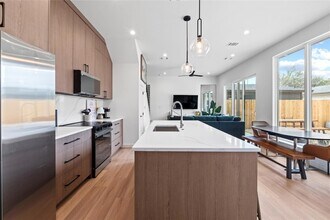 506 Krebs Ln, Unit 2 in Austin, TX - Foto de edificio - Building Photo