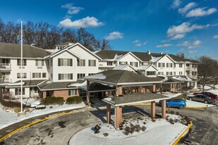 Holiday Alexis Gardens in Toledo, OH - Building Photo