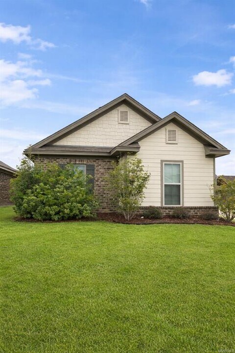 1412 Prairie Oak Dr in Montgomery, AL - Building Photo