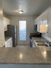 915 N Elm St in Denton, TX - Building Photo - Building Photo