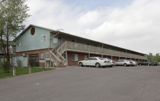 Country Club Condominiums in Lakewood, CO - Building Photo