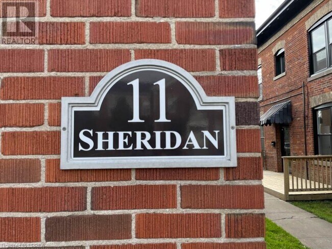 11-11 Sheridan St in Brantford, ON - Building Photo - Building Photo