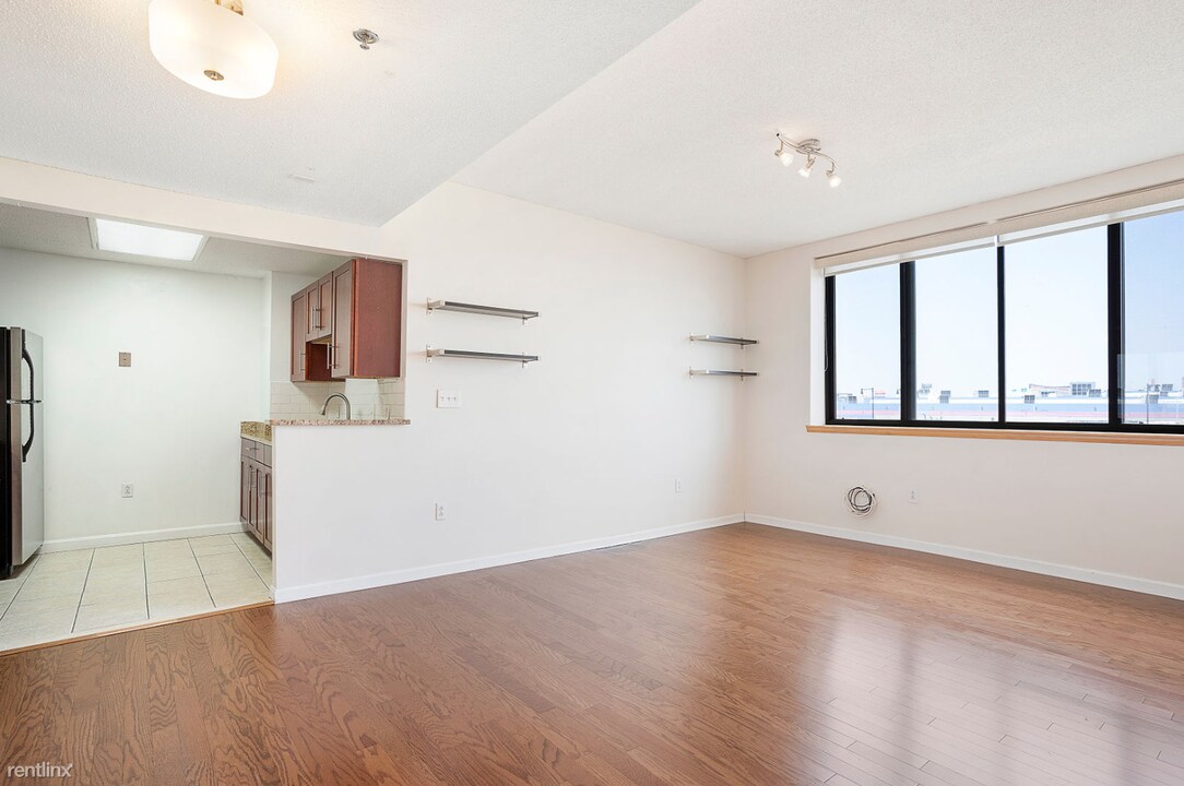 169 Monsignor O'Brien Highway-Unit -Apt 210 in Cambridge, MA - Building Photo