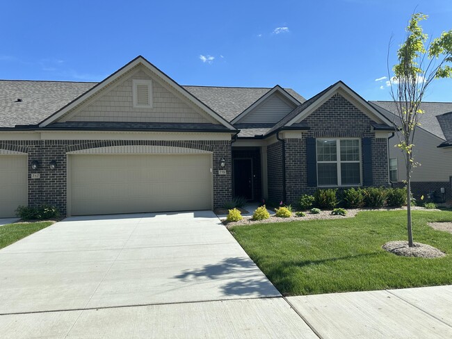 property at 719 W Spaniel Dr