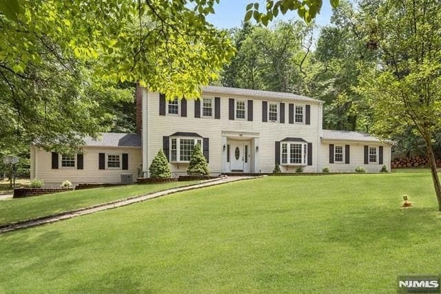 68 Briarwood Ave in Norwood, NJ - Foto de edificio - Building Photo