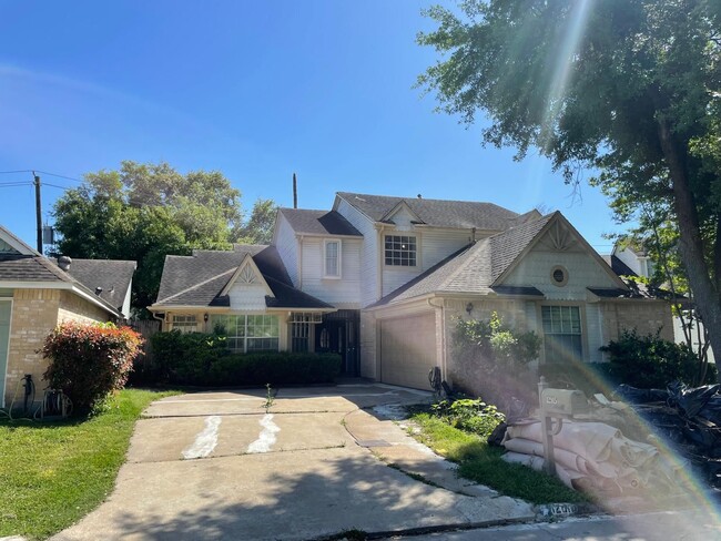 property at 12915 Ashford Knoll Dr