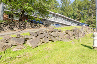 Canyon Crest Apartments in Kent, WA - Building Photo - Building Photo