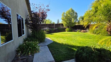35415 Daffodil Cir in Winchester, CA - Building Photo - Building Photo