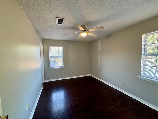 property at 1975 Darby Dr