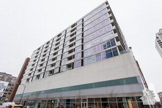 630 N Franklin St, Unit 513 in Chicago, IL - Foto de edificio - Building Photo